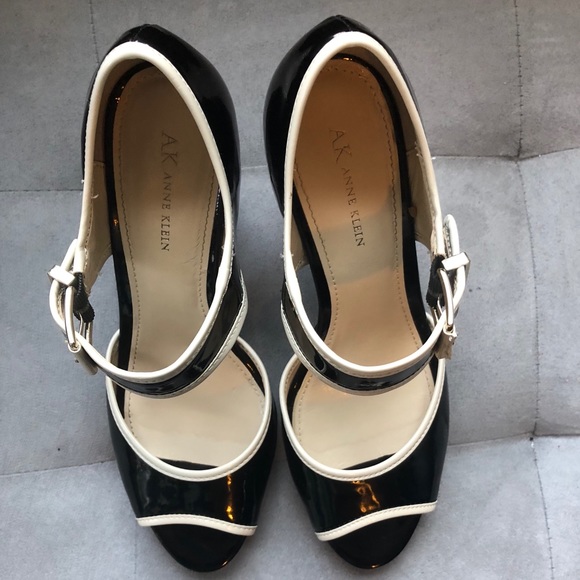 anne klein black and white shoes